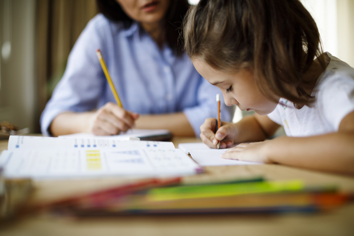 conseils pour aider son enfant a faire ses devoirs